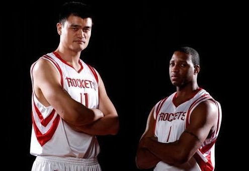 不满换帅+3天丢2冠！皇马球迷拉横幅要求老佛爷下台 将在主场狂嘘