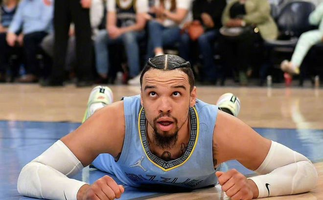 库里赛前训练身穿哈登10代球鞋