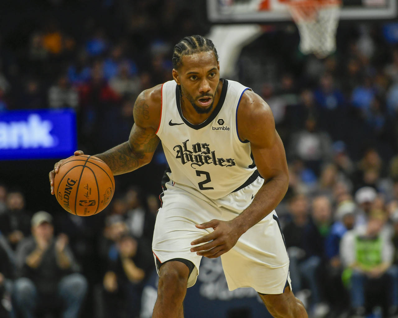 东体：男篮惨败会影响男足；邵佳一带队要改造思想和精神面貌