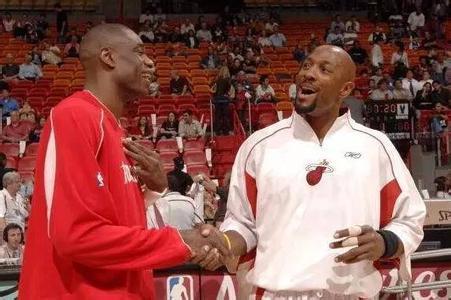 范戴克第72次以队长身份代表荷兰队出场，超越德波尔队史第一